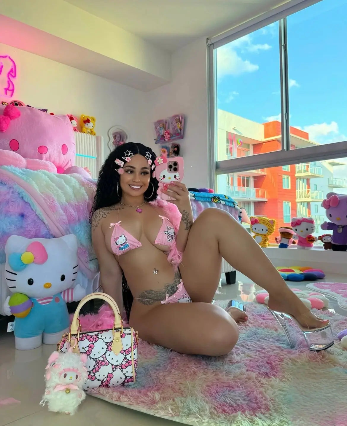 Exotic-Wear Shop Charliee
