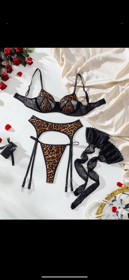 CLEOPATRA Shop Charliee